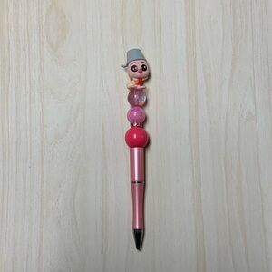 Piglet with bucket doorable pen